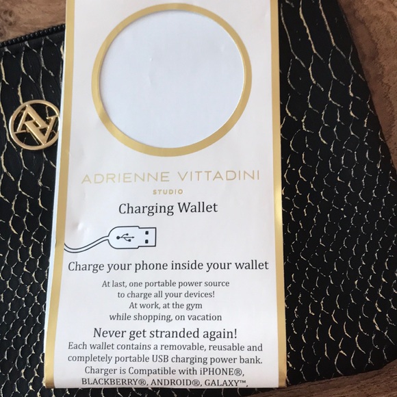 Black & Gold Phone Charging Clutch Wallet NWT - Picture 3 of 7